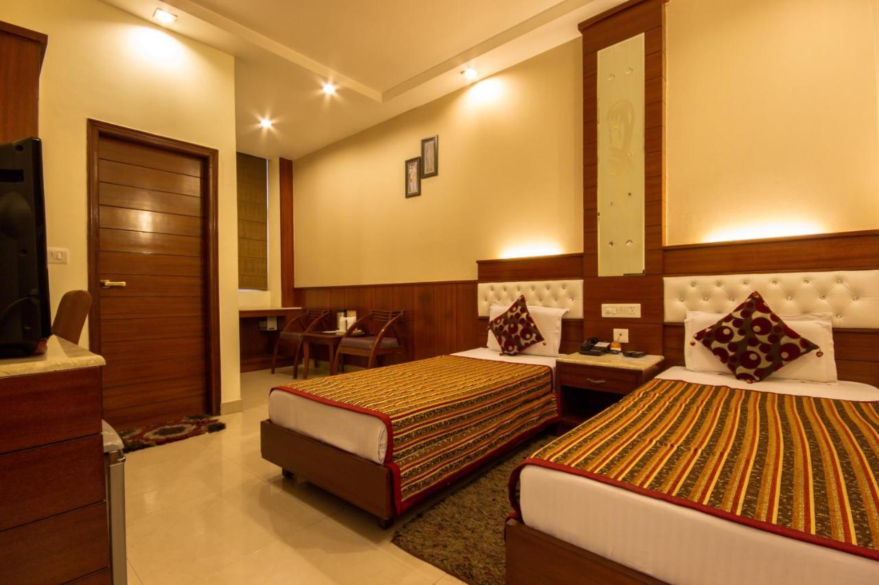 Hotel Aster Inn New Delhi Eksteriør bilde